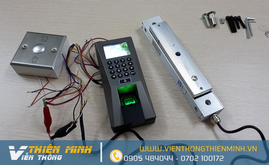 Máy chấm công kiểm soát cửa RONALJACK F18 chính hãng giá rẻ