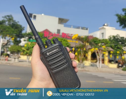 máy bộ đàm dùng trong nhà hàng, quán nhâu, quán cafe